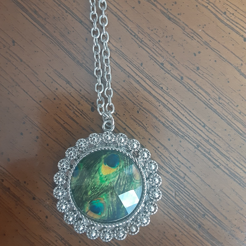 Peacock Feather Pendant Necklace